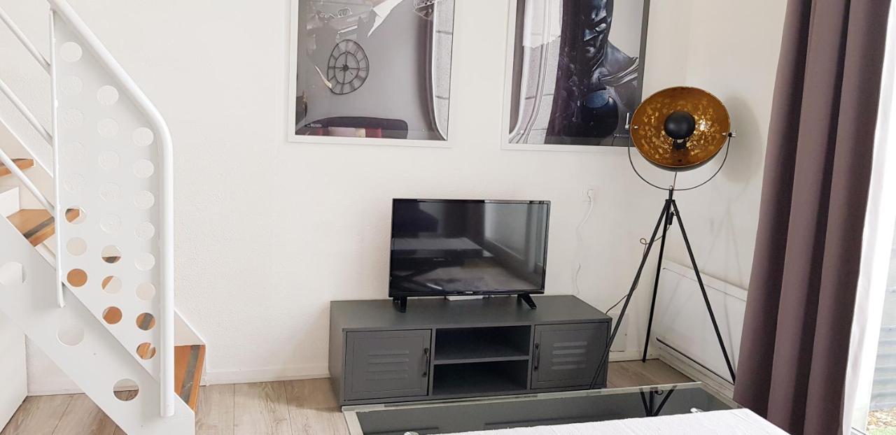 Appartement Cinema Aux Portes Du Futuroscope Chasseneuil-du-Poitou Buitenkant foto